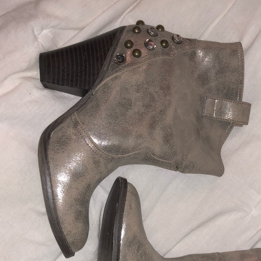 Women’s booties